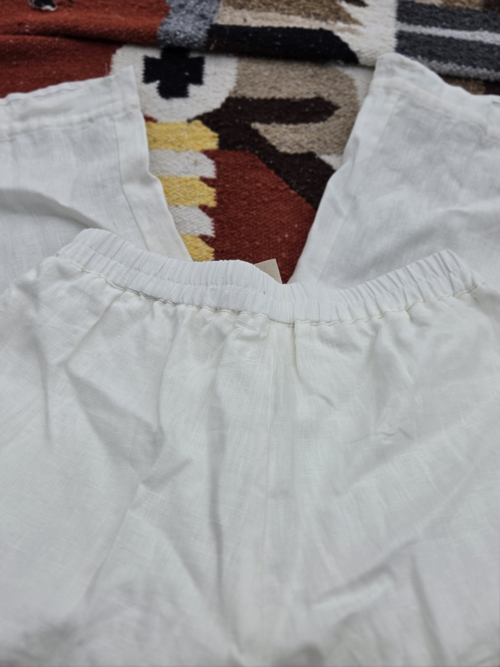 LINTICO Women’s White Elastic Waist Linen Pants Crop - Picture 2 of 4